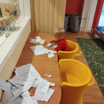 3. oddělení - pracovní výchova - trhání papíru