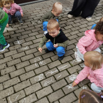 3. oddělení - kreslení křídou
