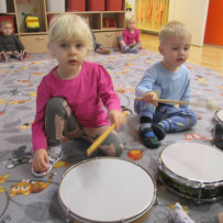 2. odd. Hrajeme,zpíváme,tančíme.