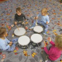 2. odd. Hrajeme,zpíváme,tančíme.