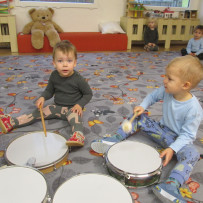 2. odd. Hrajeme,zpíváme,tančíme.