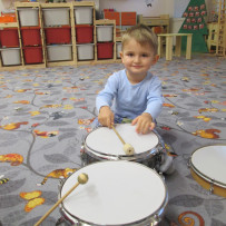 2. odd. Hrajeme,zpíváme,tančíme.