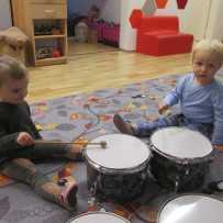 2. odd. Hrajeme,zpíváme,tančíme.