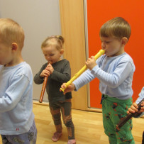 2. odd. Hrajeme,zpíváme,tančíme.