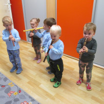 2. odd. Hrajeme,zpíváme,tančíme.