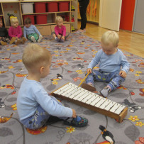 2. odd. Hrajeme,zpíváme,tančíme.