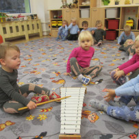 2. odd. Hrajeme,zpíváme,tančíme.