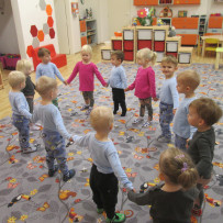 2. odd. Hrajeme,zpíváme,tančíme.