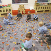 2. odd. Hrajeme,zpíváme,tančíme.