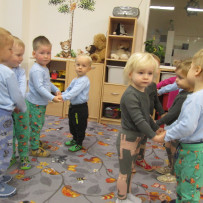 2. odd. Hrajeme,zpíváme,tančíme.