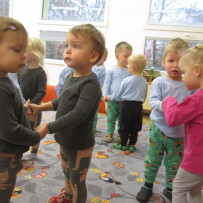 2. odd. Hrajeme,zpíváme,tančíme.