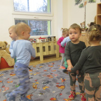 2. odd. Hrajeme,zpíváme,tančíme.