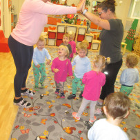 2. odd. Hrajeme,zpíváme,tančíme.