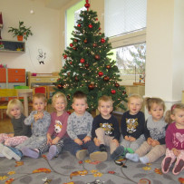 2. odd. Ozdobili jsme si vánoční stromeček