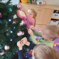 3. oddělení - zdobení vánočního stromečku