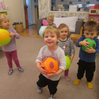 2. odd. Venku zima a náledí , v jesličkách teplo a pohoda