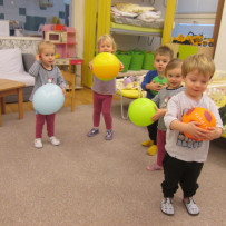 2. odd. Venku zima a náledí , v jesličkách teplo a pohoda