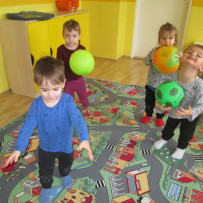 2. odd. Venku zima a náledí , v jesličkách teplo a pohoda