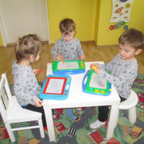 2. odd. Venku zima a náledí , v jesličkách teplo a pohoda