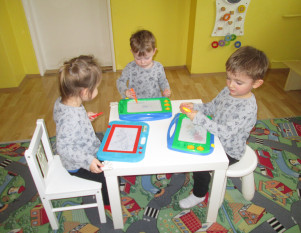 2. odd. Venku zima a náledí , v jesličkách teplo a pohoda