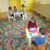 2. odd. Venku zima a náledí , v jesličkách teplo a pohoda