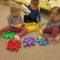 2. odd. Venku zima a náledí , v jesličkách teplo a pohoda