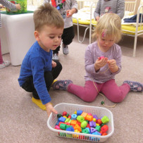 2. odd. Venku zima a náledí , v jesličkách teplo a pohoda