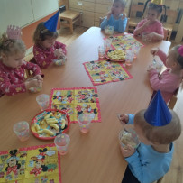 3. odd.  Elenky narozeniny