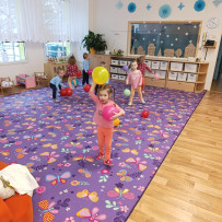 3. odd.  Elenky narozeniny