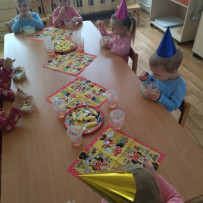 3. odd.  Elenky narozeniny