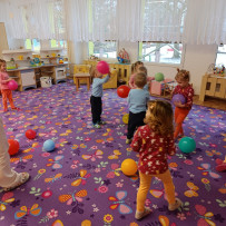 3. odd.  Elenky narozeniny