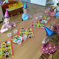 3. odd.  Elenky narozeniny